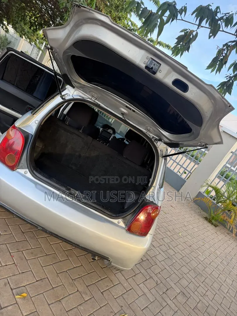 Toyota IST 2003 Silver