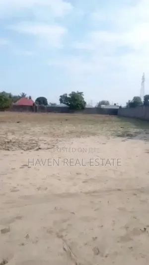 Yard Inauzwa Kigamboni Vijibweni