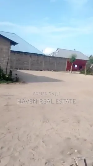 Yard Inauzwa Kigamboni Vijibweni