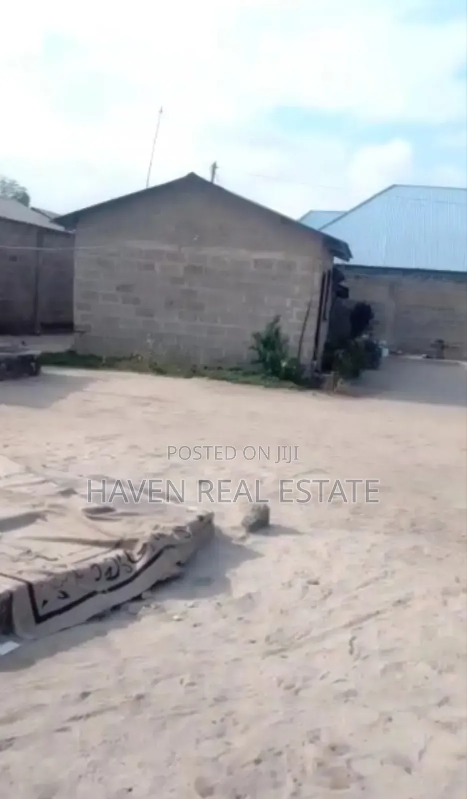 Yard Inauzwa Kigamboni Vijibweni