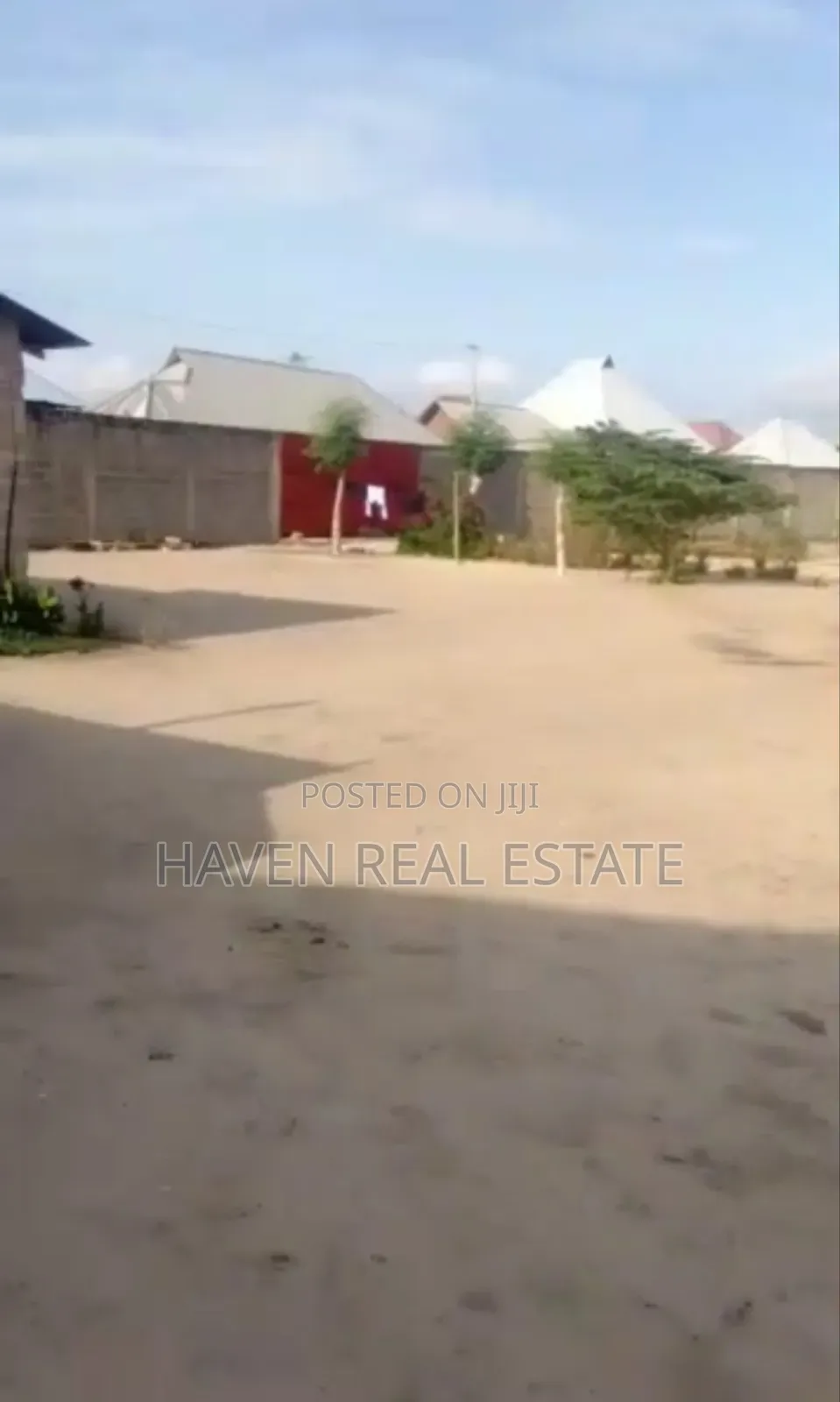 Yard Inauzwa Kigamboni Vijibweni