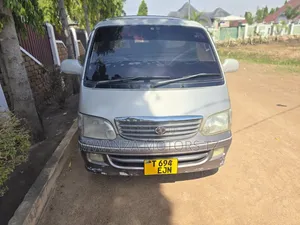 Toyota HiAce 2001 Silver