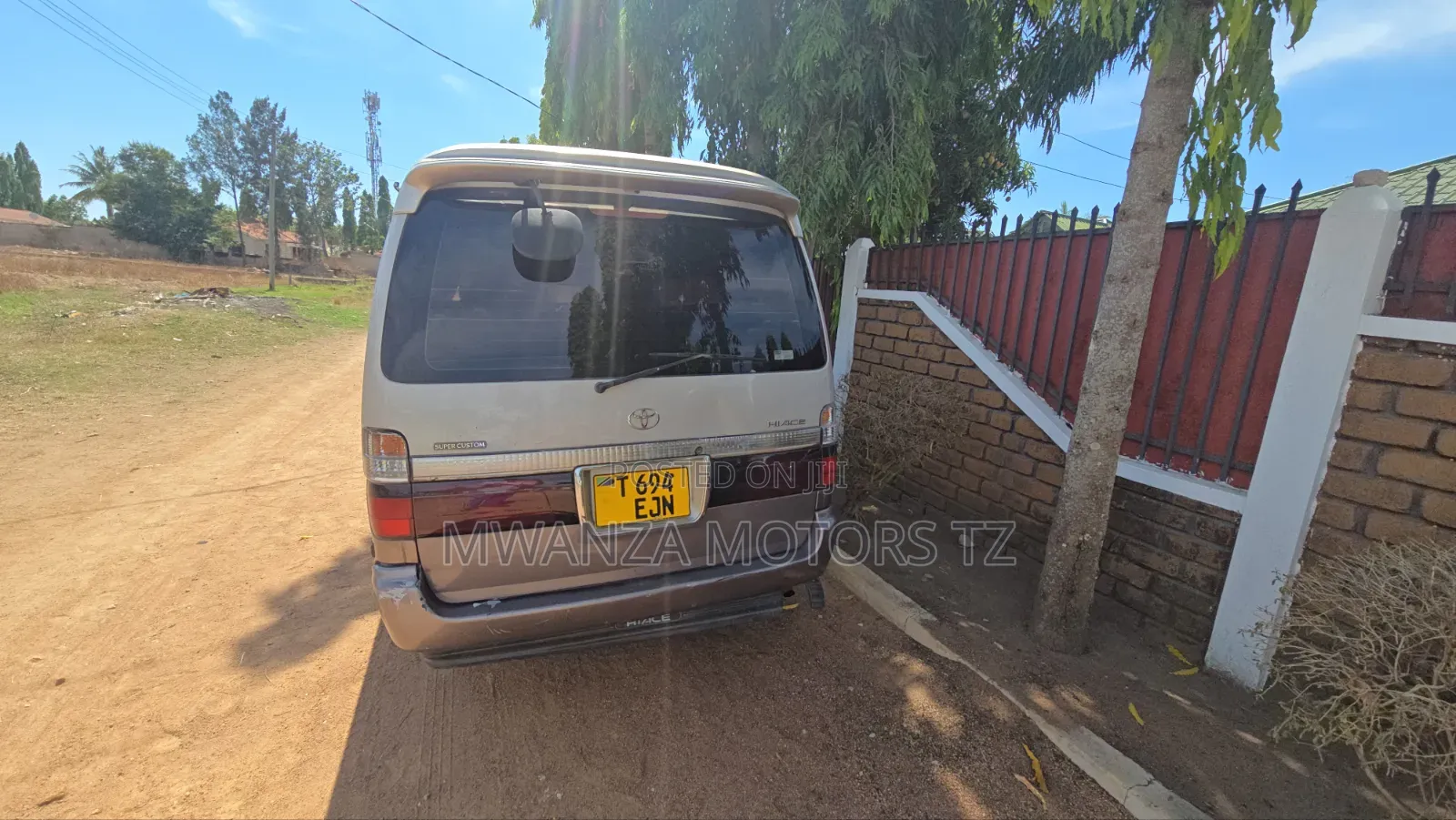 Toyota HiAce 2001 Silver