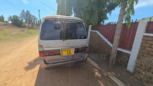 Toyota HiAce 2001 Silver