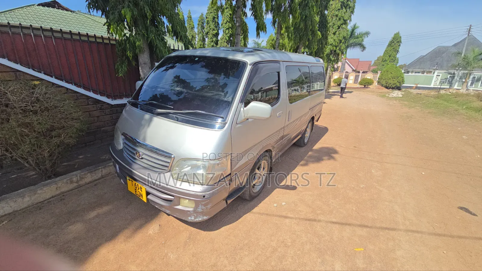 Toyota HiAce 2001 Silver
