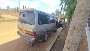 Toyota HiAce 2001 Silver
