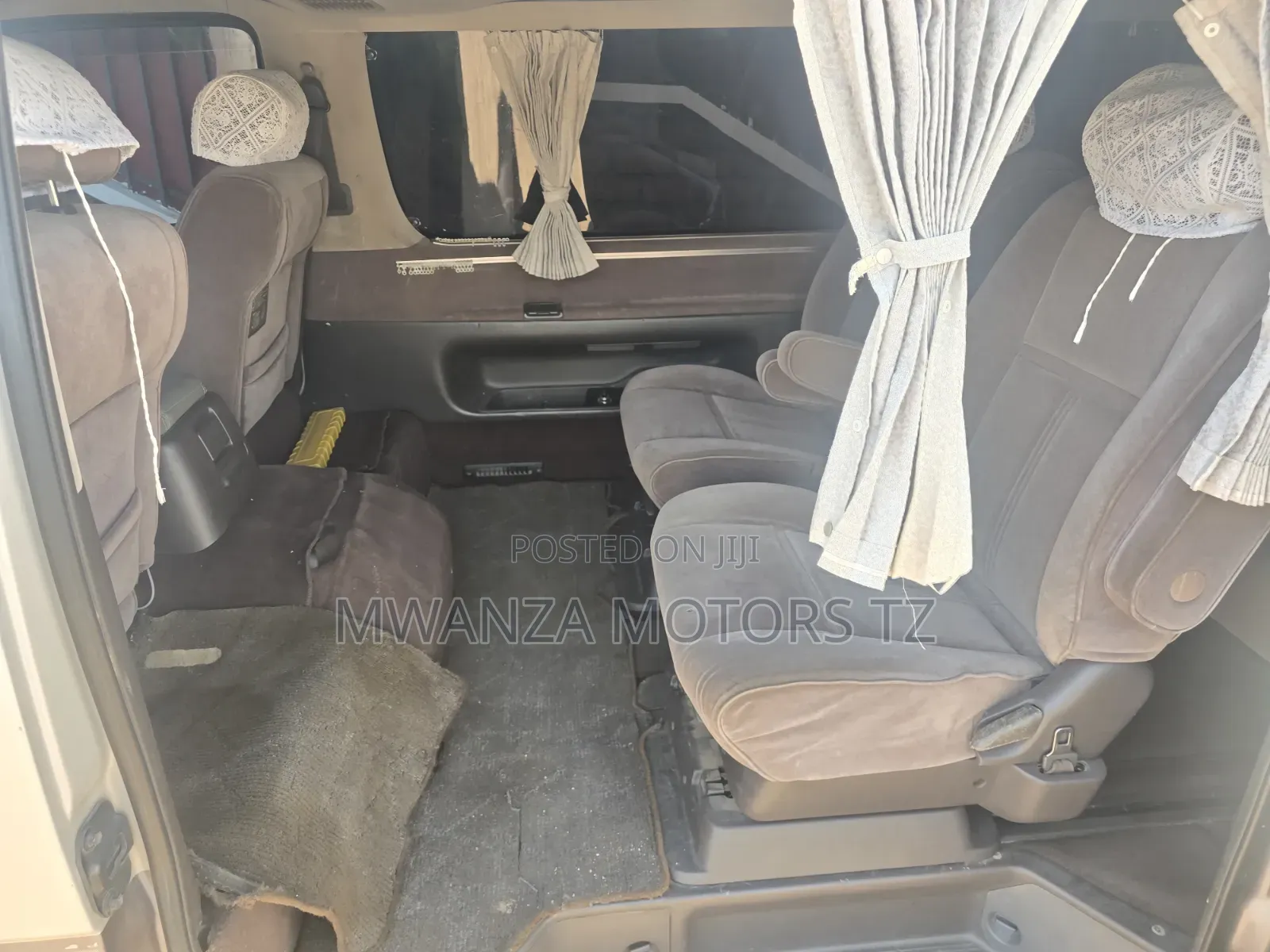 Toyota HiAce 2001 Silver