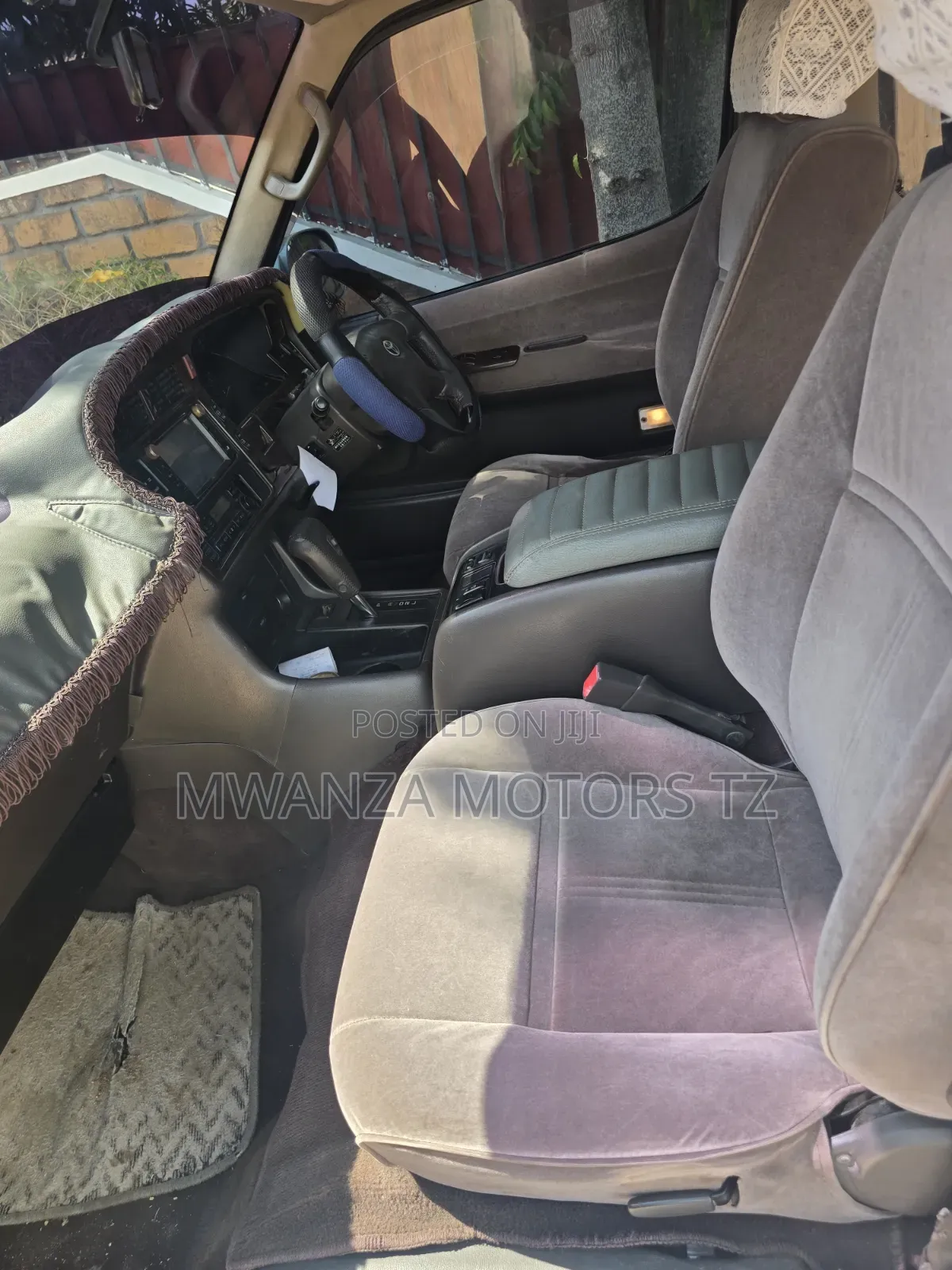 Toyota HiAce 2001 Silver