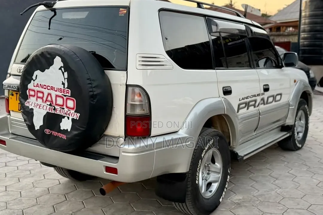 Toyota Land Cruiser Prado 2005 White