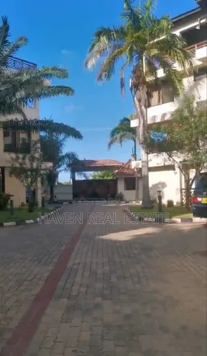 5bdrm Villa in Masaki for rent