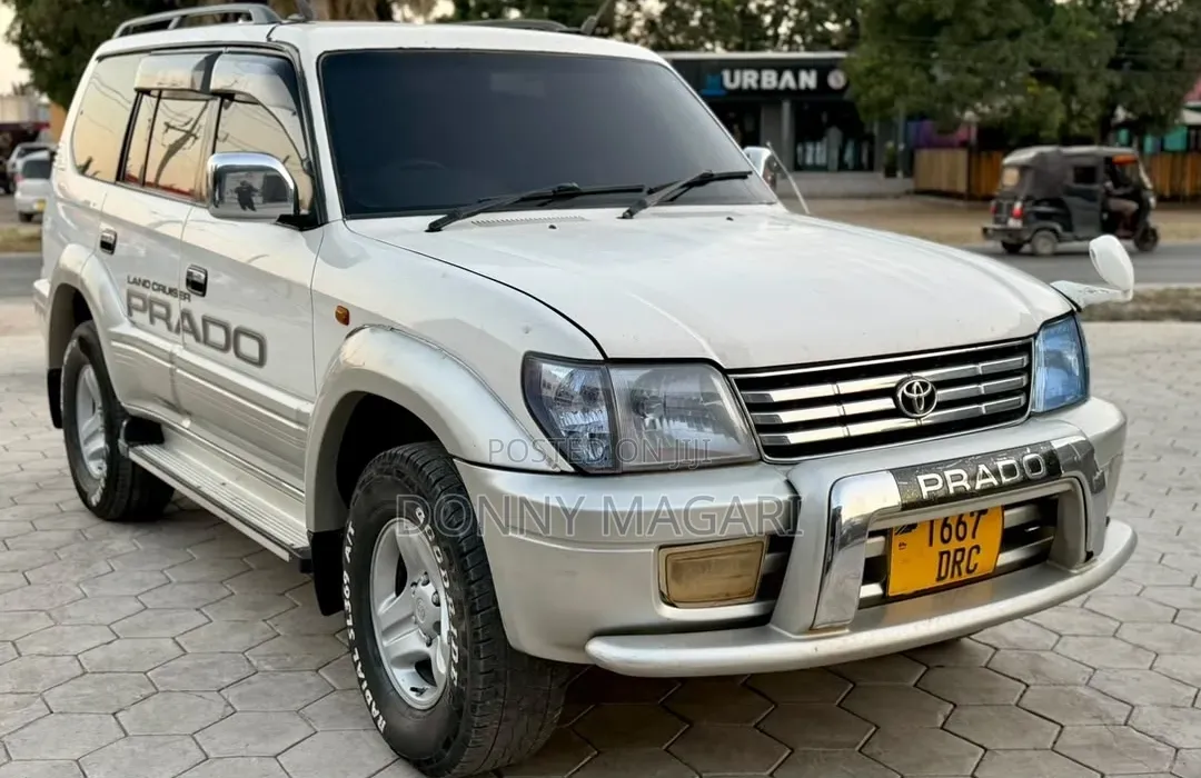 Toyota Land Cruiser Prado 2005 White