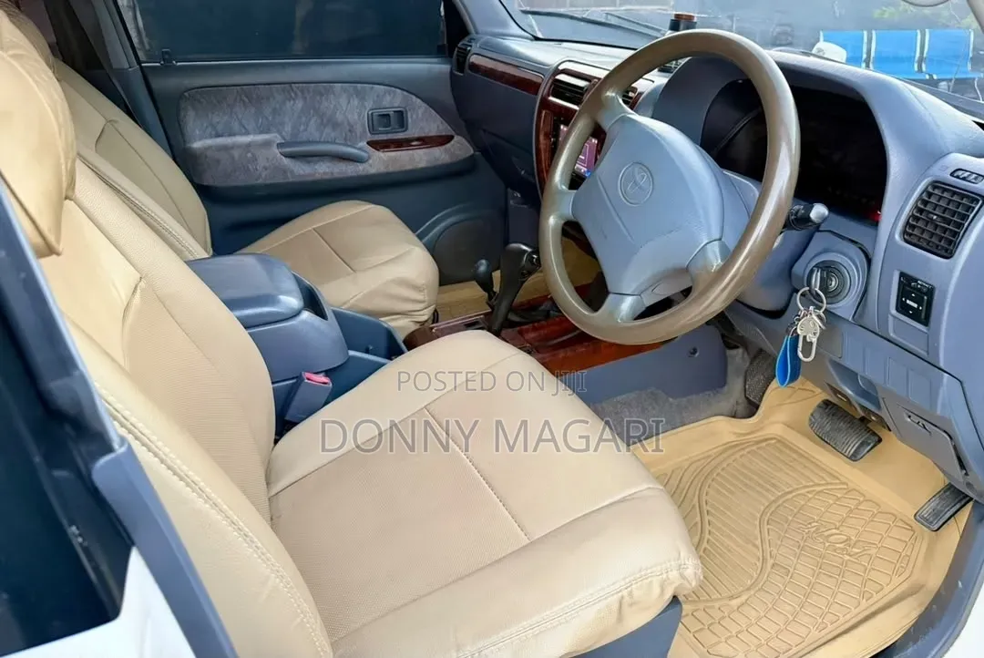 Toyota Land Cruiser Prado 2005 White
