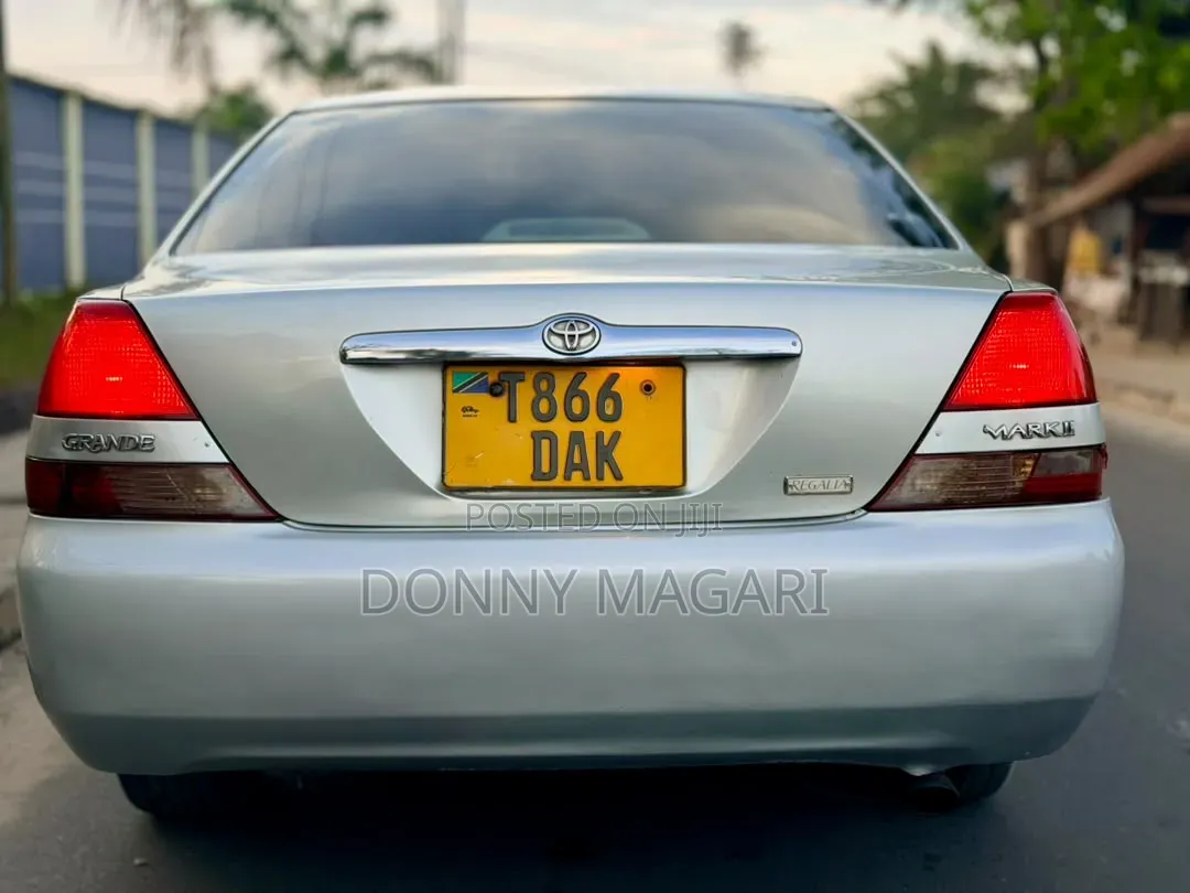 Toyota Mark II 2003 Silver