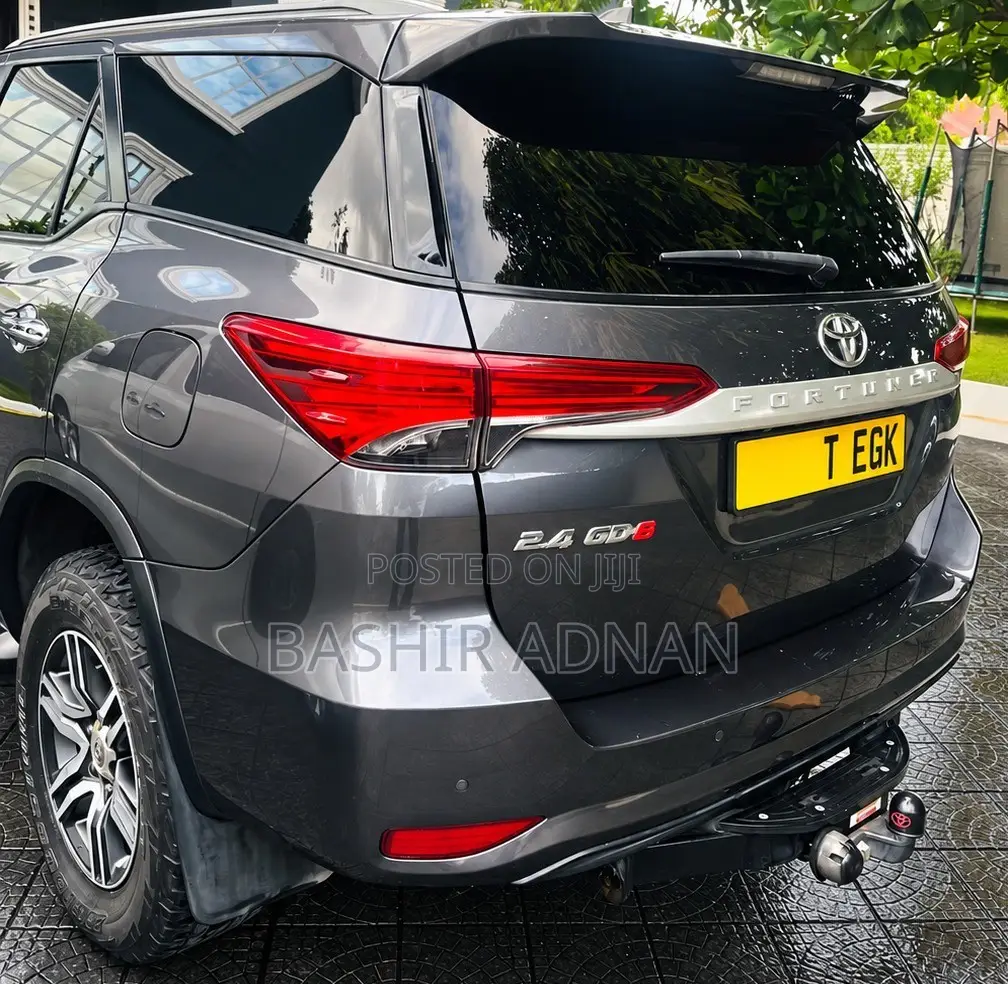 Toyota Fortuner 2.4 D AWD 2022 Gray