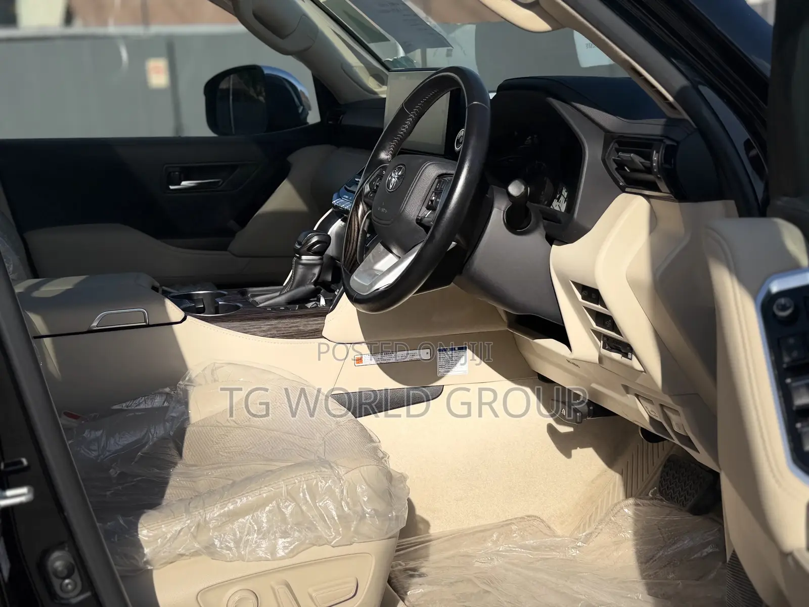 Toyota Land Cruiser LC300 2024 Black