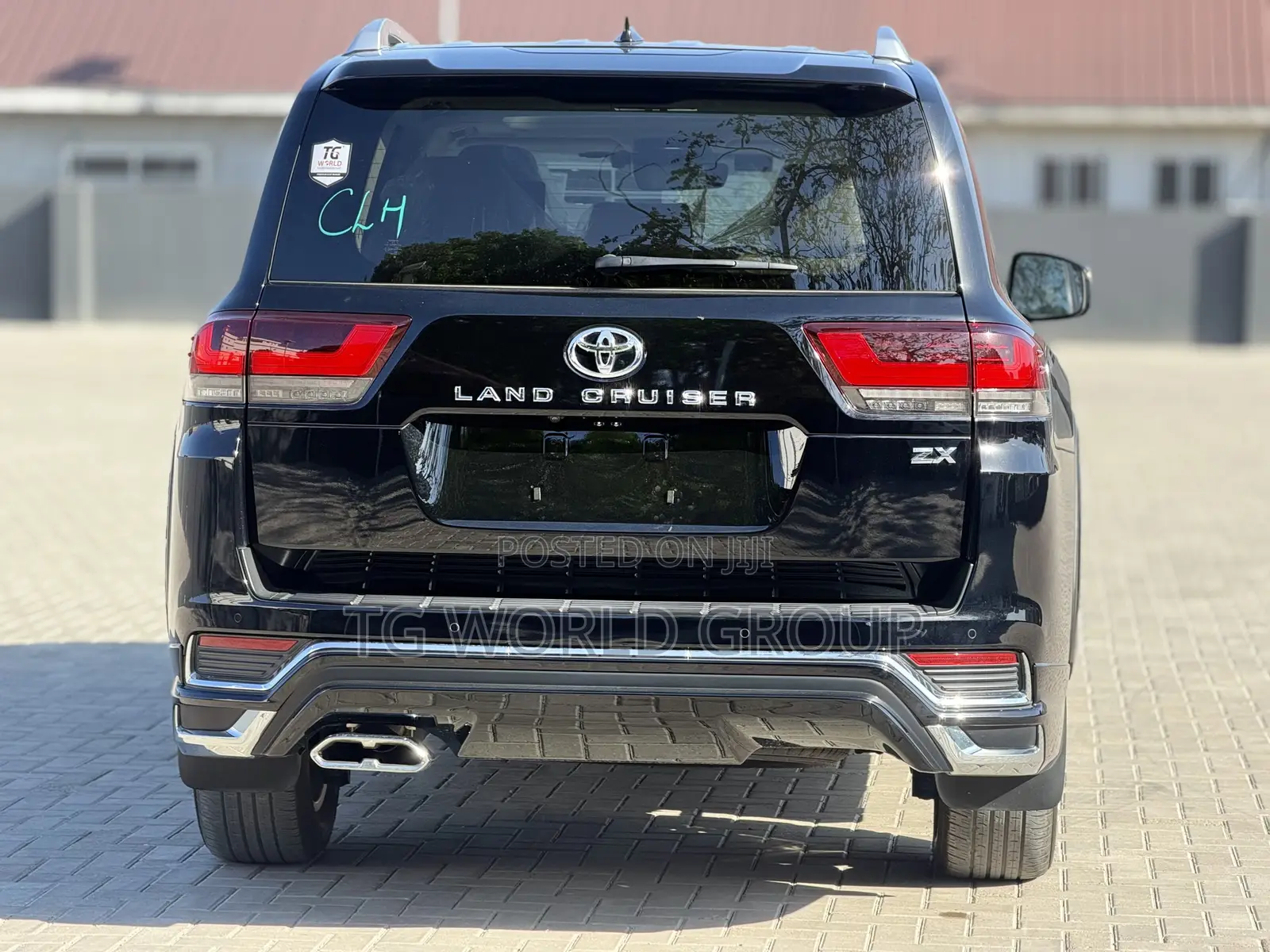 Toyota Land Cruiser LC300 2024 Black