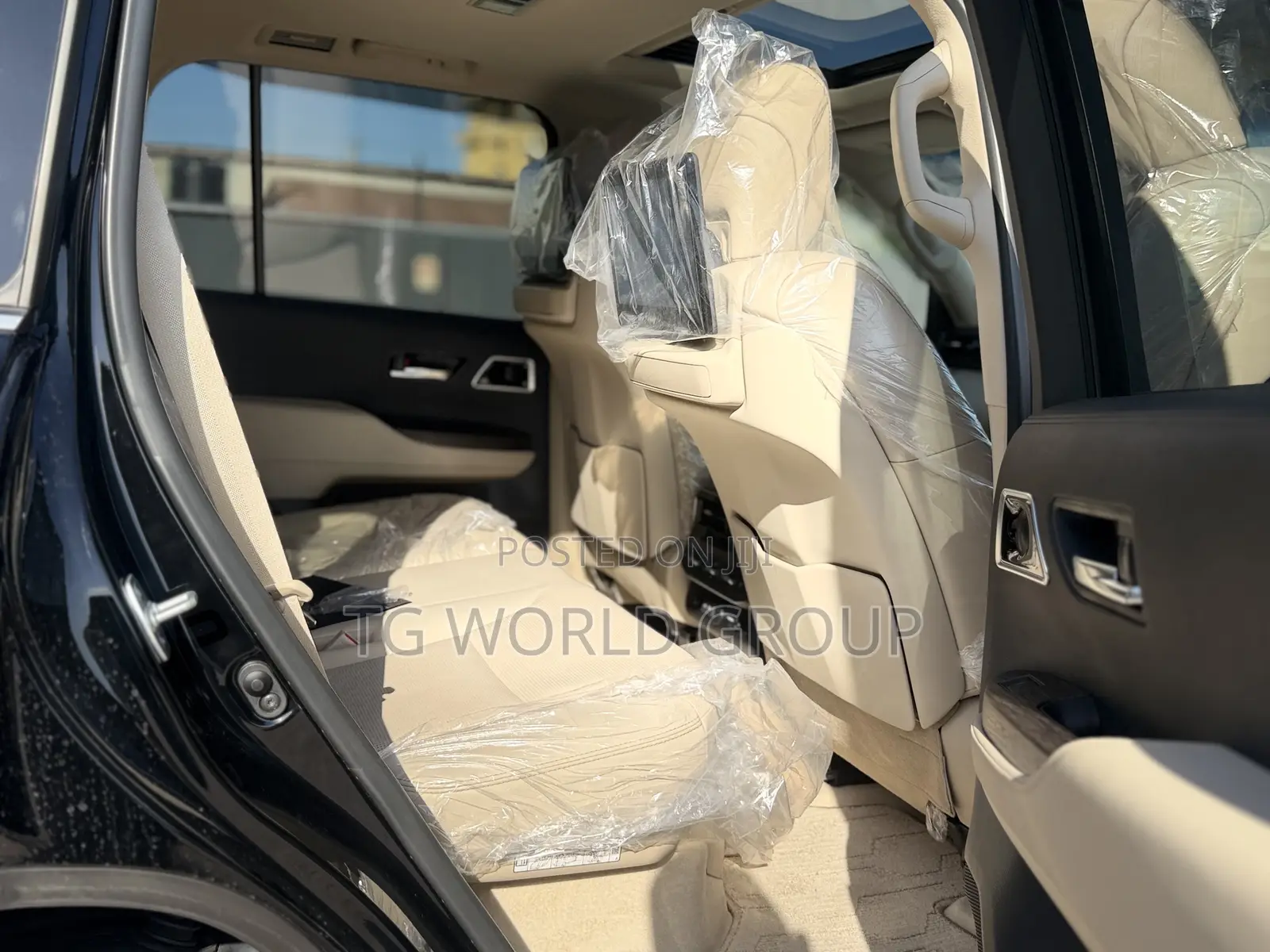 Toyota Land Cruiser LC300 2024 Black