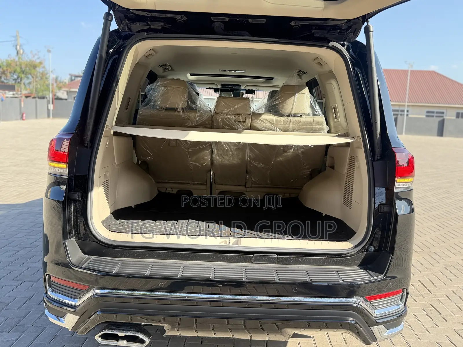Toyota Land Cruiser LC300 2024 Black