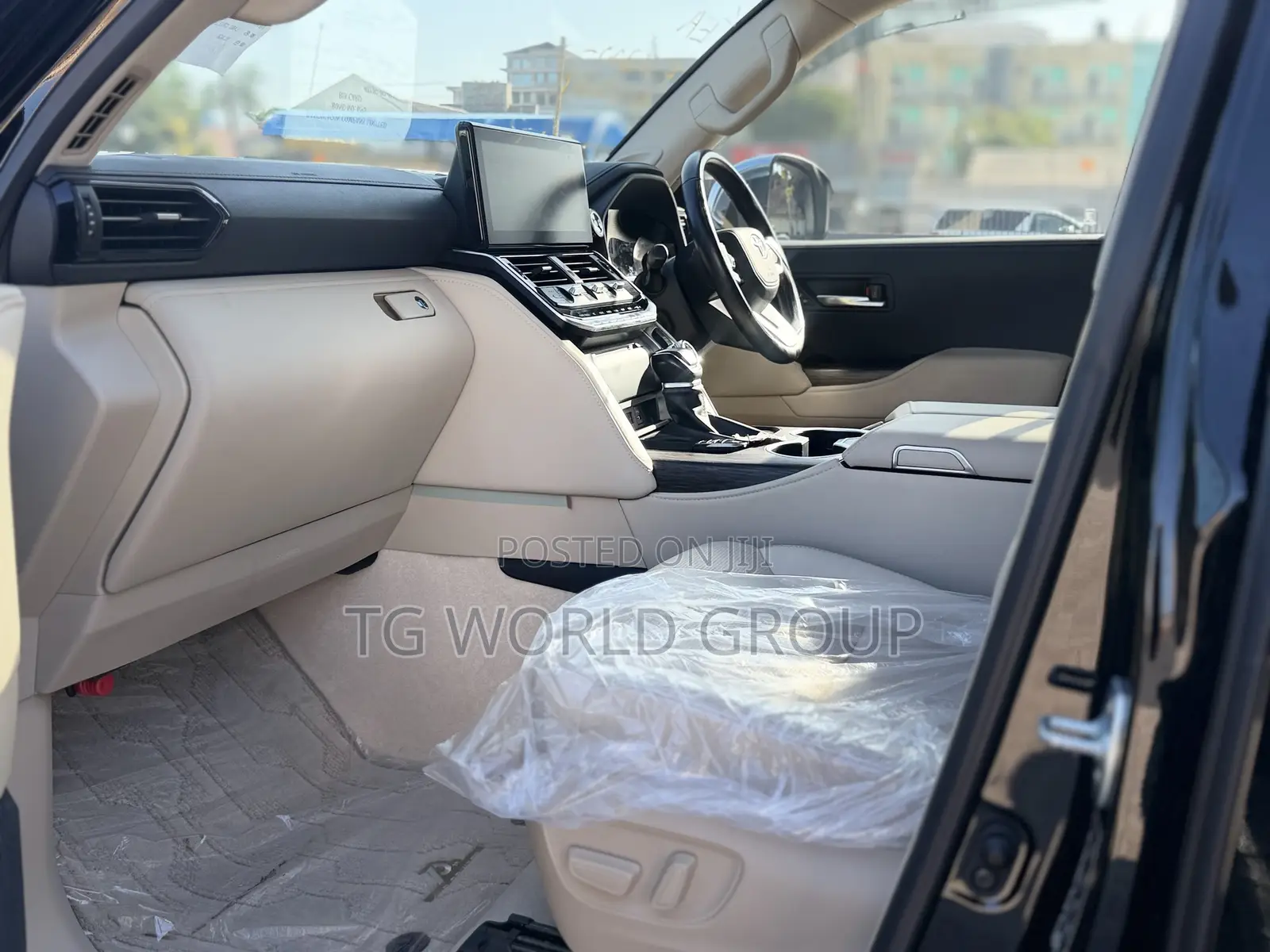 Toyota Land Cruiser LC300 2024 Black