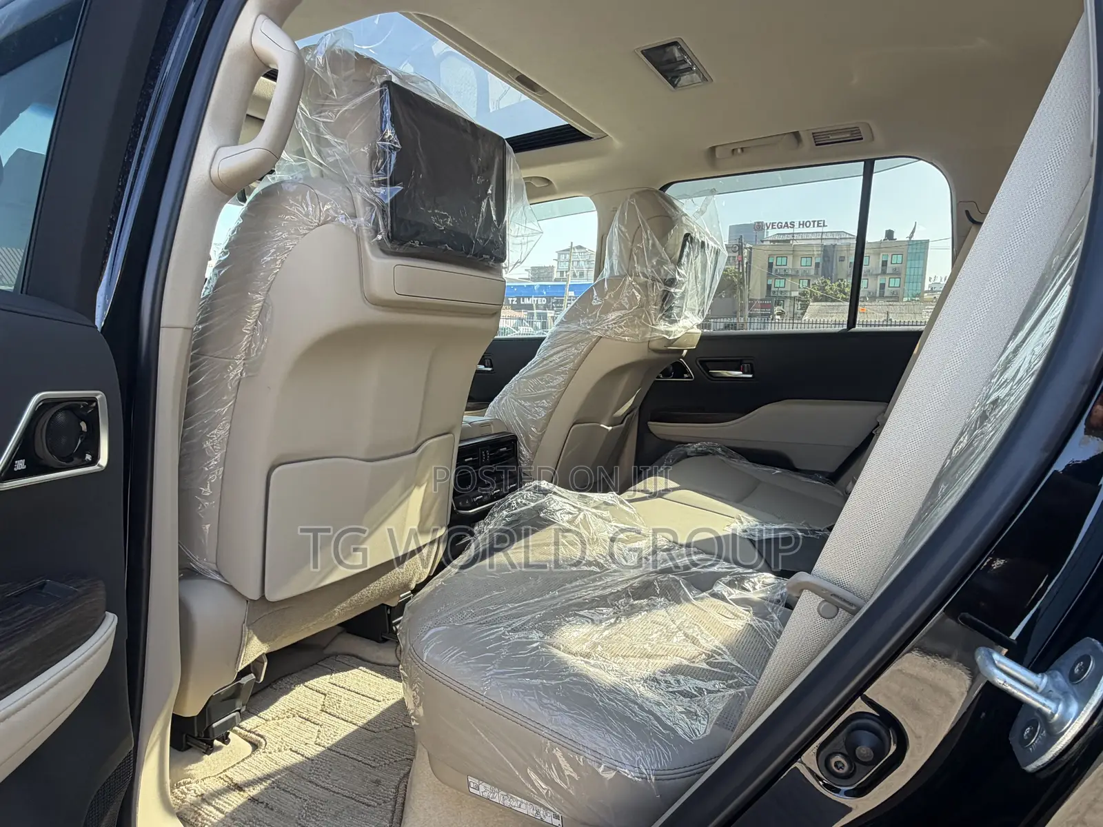 Toyota Land Cruiser LC300 2024 Black