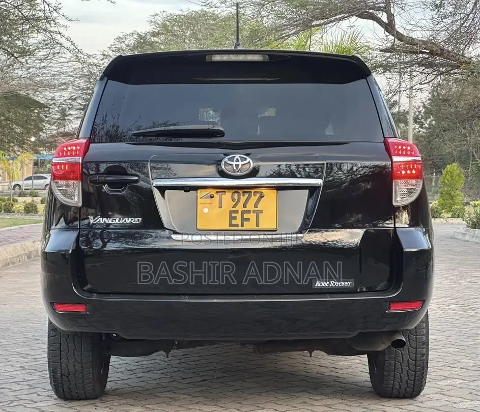 Toyota Vanguard 2011 Black