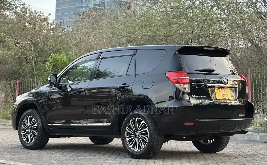 Toyota Vanguard 2011 Black