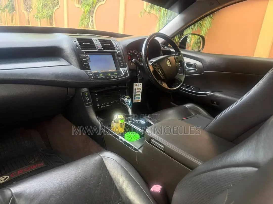 Toyota Crown 2009 Black