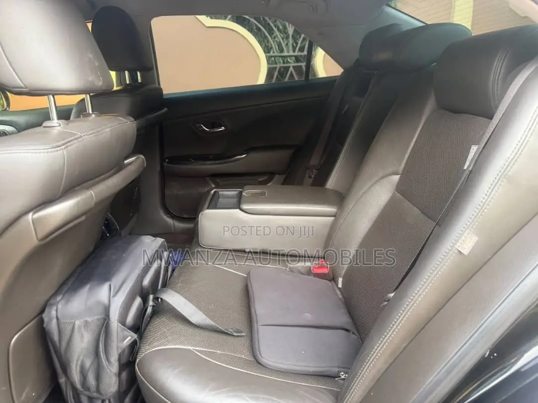 Toyota Crown 2009 Black