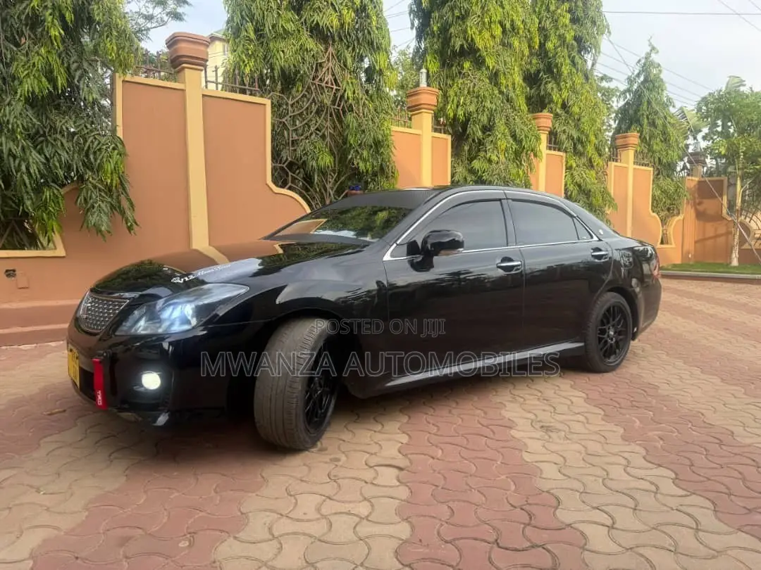 Toyota Crown 2009 Black