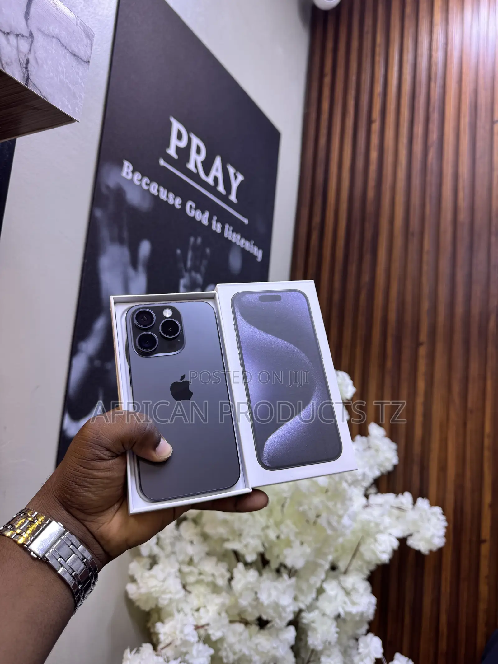 New Apple iPhone 15 Pro 256 GB Black