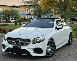 Mercedes-Benz E200 2017 Off white