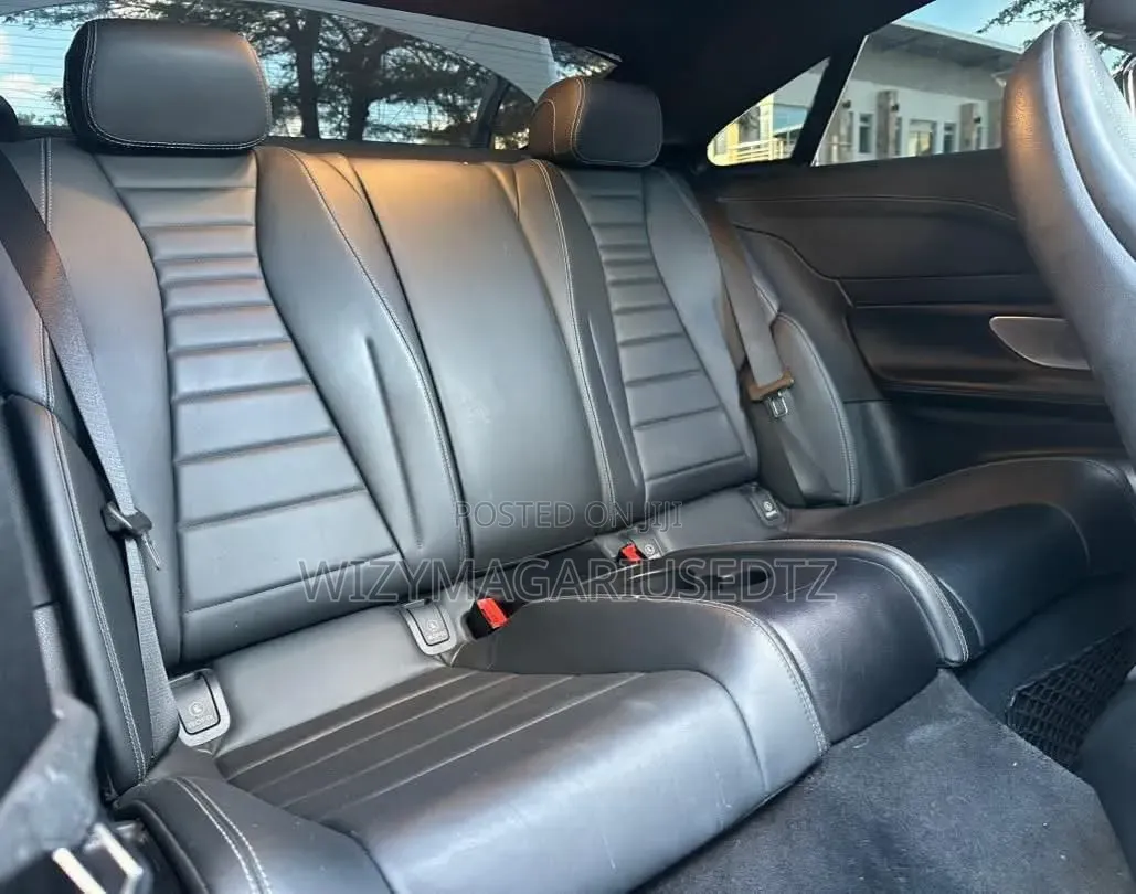 Mercedes-Benz E200 2017 Off white