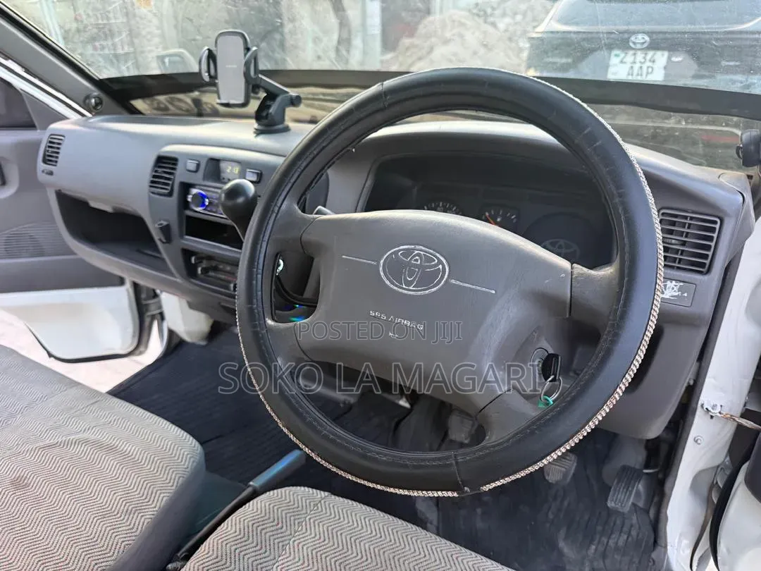 Toyota TownAce 2005 White