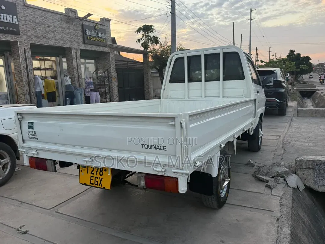 Toyota TownAce 2005 White