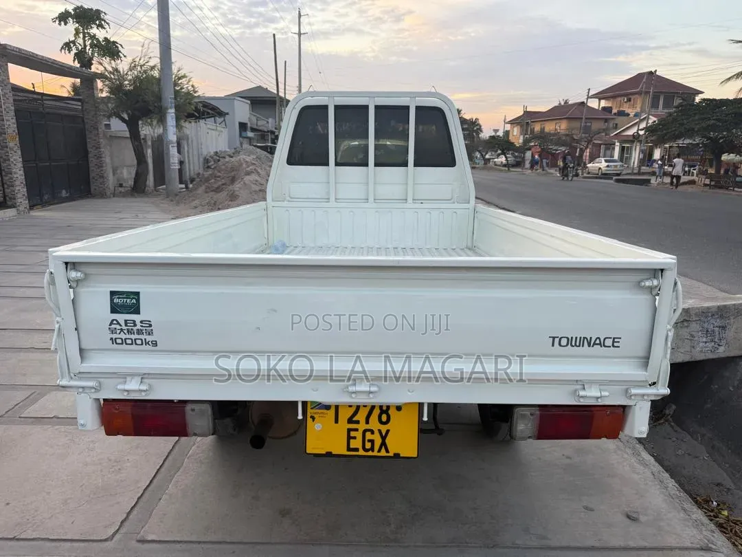 Toyota TownAce 2005 White