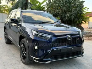 Toyota RAV4 XLE Premium 2025 Blue