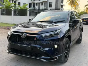 Toyota RAV4 XLE Premium 2025 Blue