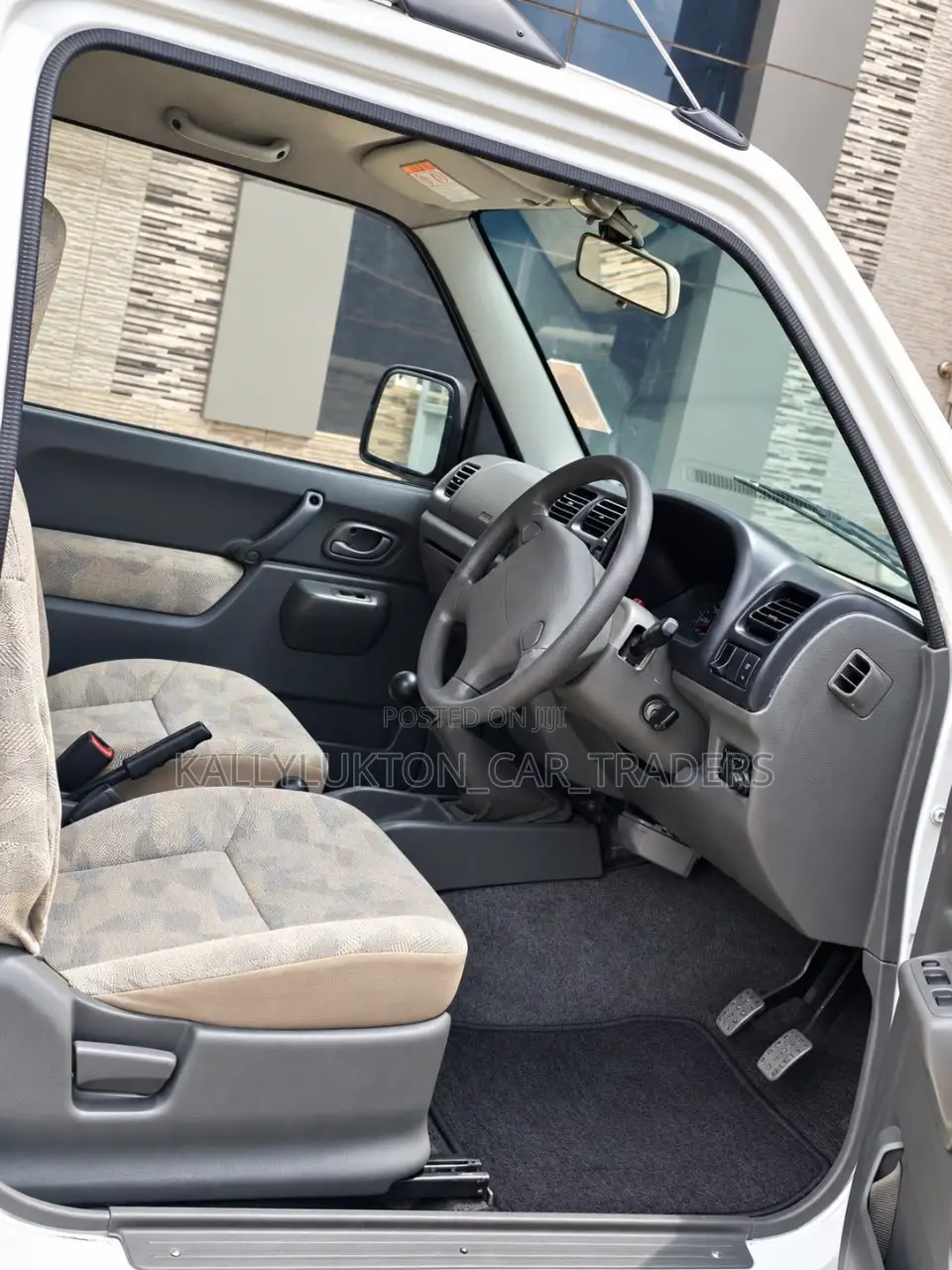 Suzuki Jimny 2000 White