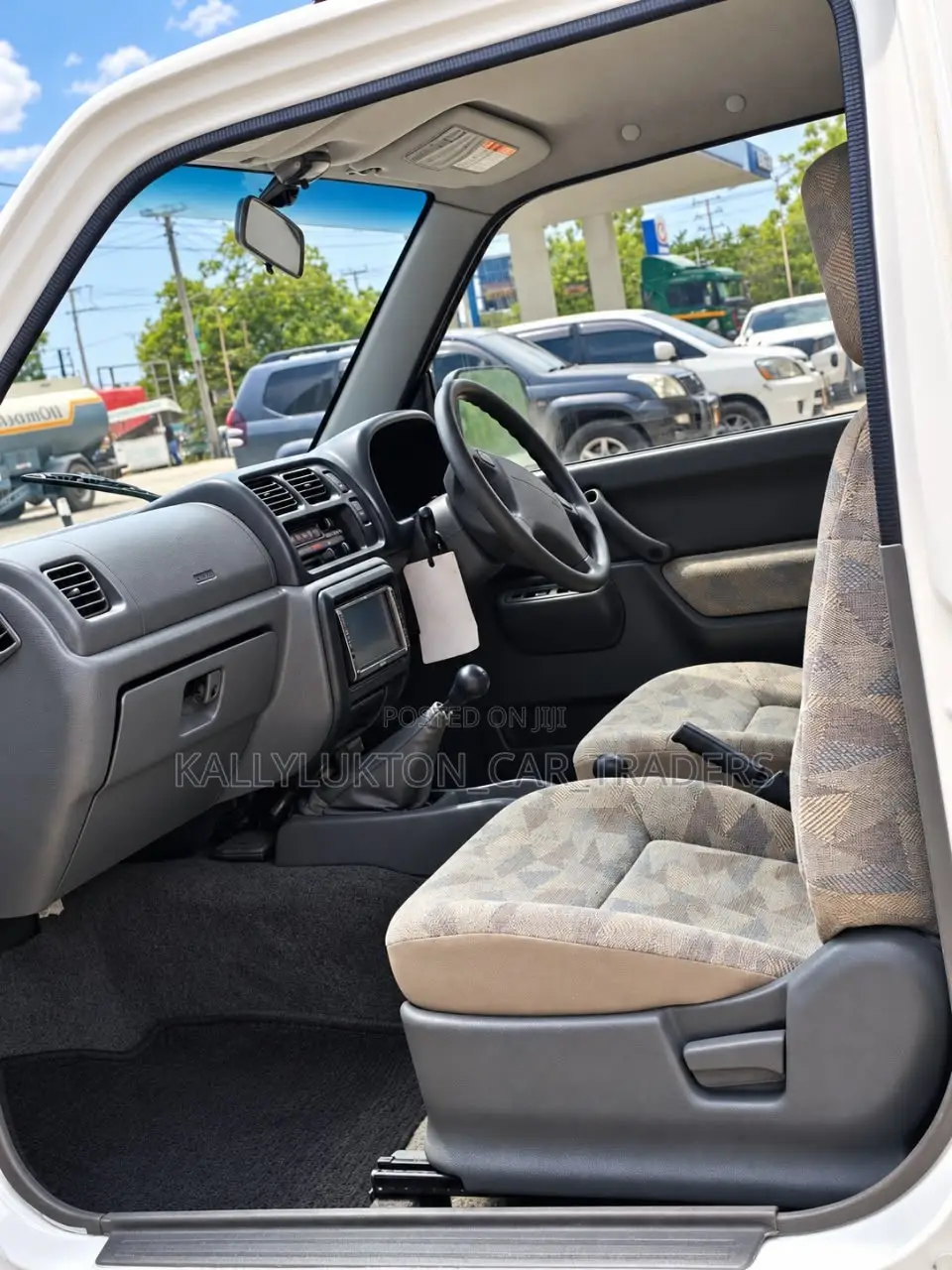 Suzuki Jimny 2000 White