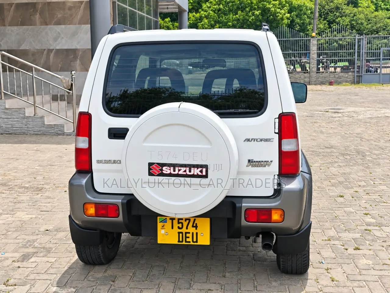 Suzuki Jimny 2000 White