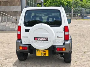 Suzuki Jimny 2000 White