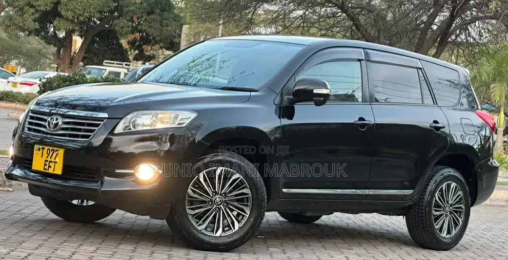 Toyota Vanguard 2011 Black