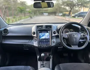 Toyota Vanguard 2011 Black