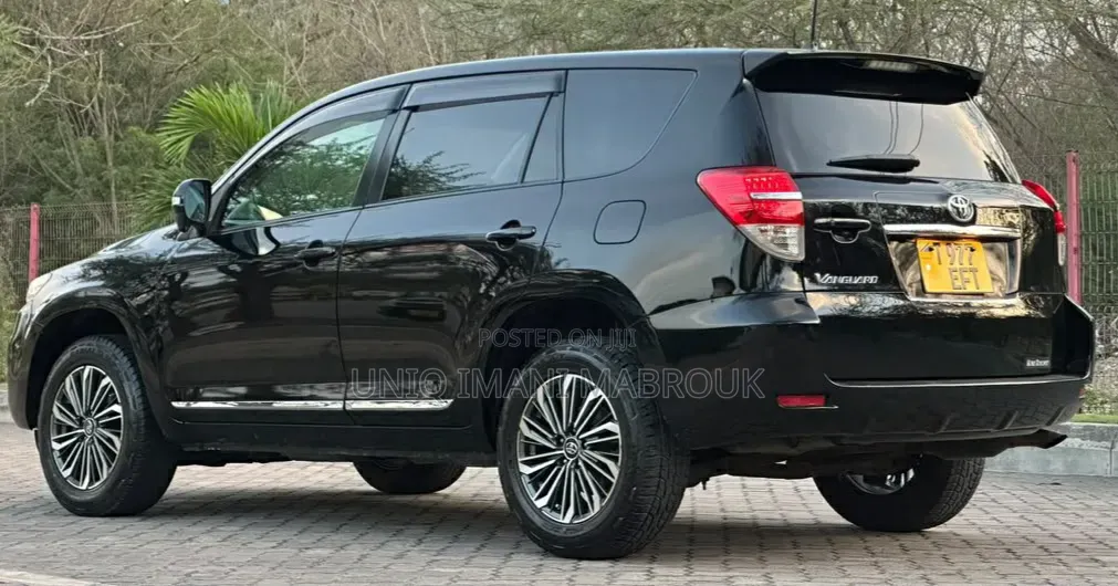 Toyota Vanguard 2011 Black