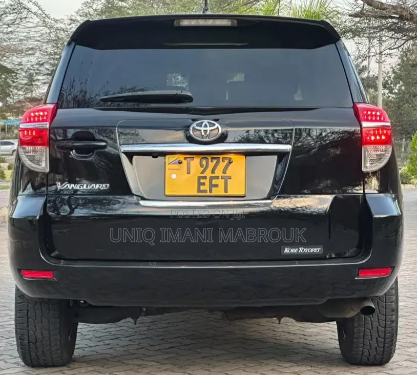 Toyota Vanguard 2011 Black