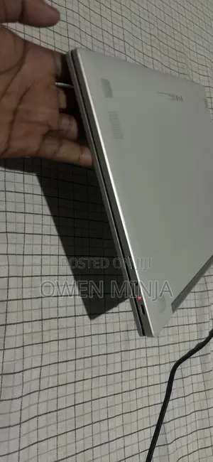 Laptop Samsung Galaxy Book 2 4GB HDD+SSD 128GB