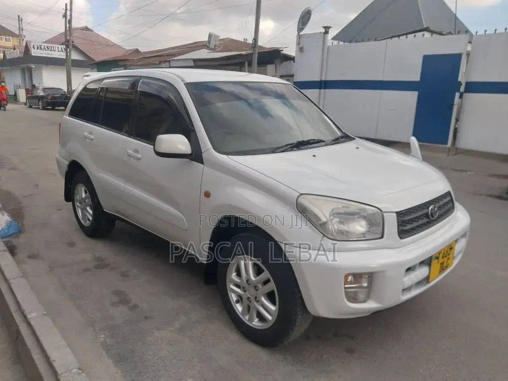 Toyota RAV4 2008 White