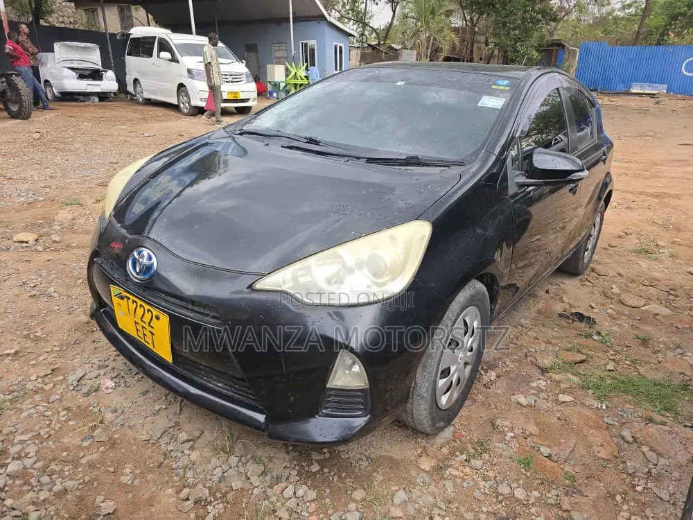 Toyota Aqua 2016 Black