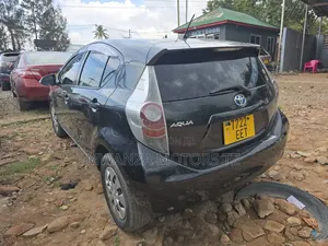 Toyota Aqua 2016 Black