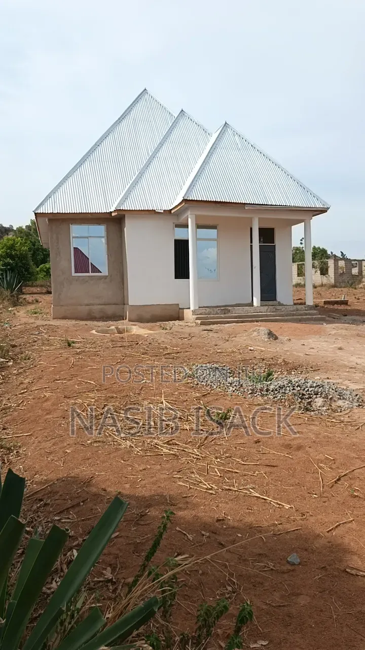 Furnished 4bdrm House in Kishiri for sale